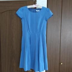 ひざ丈ワンピースのサムネイル