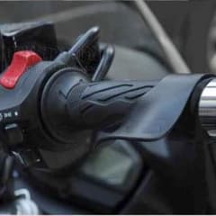 大人気！スロットルアシスト ブラック バイク用品のサムネイル