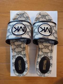 MICHAEL CORS★サンダル★新品★のサムネイル