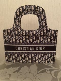 新品　説明必読Christian Dior ブックトートミニサイズのサムネイル