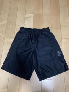 UNDER ARMOUR アンダーアーマー　ハーフパンツ　Sサイズのサムネイル