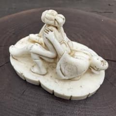 春画 根付 置物 彫刻 骨董 樹脂 男女　　　　　人形 時代物 縁起物 裸婦像
