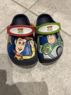 Crocs Toy Story 샌들 우디 버즈
