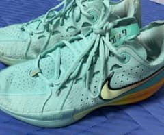 箱付きNike GTcut03 バスケットボールシューズのサムネイル