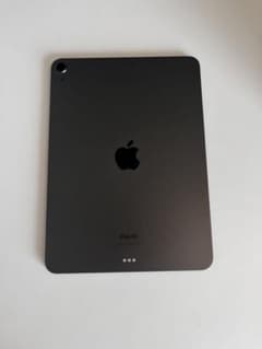 iPad Air 第五世代 本体+ケース（HEIGKOIK）+ガラスフィルム - メルカリ