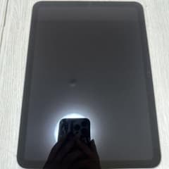 iPad 10世代 64GB セルラーモデル バッテリー100%のサムネイル