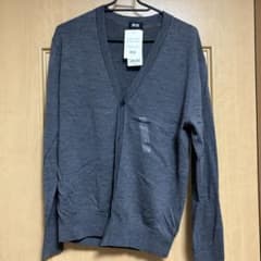 【未使用】ユニクロ Vネックカーディガンのサムネイル