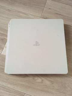 PlayStation®4 グレイシャー・ホワイト 500GB CUH-210…のサムネイル