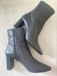 美品】Saint Laurent Paris YSLロゴヒール ショートブーツ - メルカリ