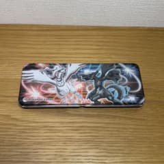 ポケモンセンター限定 缶ペンケース ブラック・ホワイト レシラム