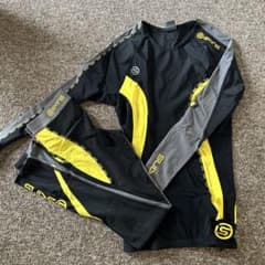 skins ロングタイツ上下セットのサムネイル