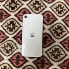 iPhone SE (第3世代) スターライト 64GBのサムネイル