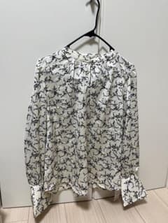 【⭐︎新品未使用⭐︎】Lilybrown 2024年福袋　花柄ブラウス