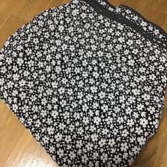 モノトーン 花柄 生地 ハンドメイド素材　訳あり　変形　1:8m✖️120㎝➕のサムネイル