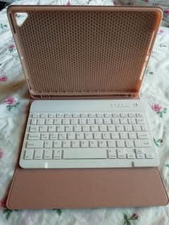☆送料込APPLE iPad Air IPAD AIR 2 カバー&キーボードのサムネイル