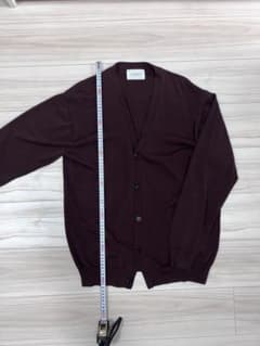 URBAN RESEARCH DOORSバーガンディ Vネック カーディガンのサムネイル