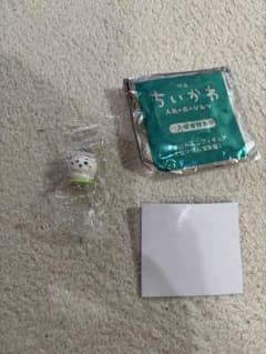 映画 ちいかわ 人魚の島のひみつ チャームミニフィギュア（ちいかわ）のサムネイル