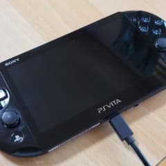 PSVITA PCH-2000 ブラック　中古のサムネイル
