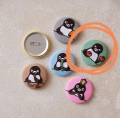 新品未開封Suicaペンギン缶バッチ13個 Suicaペンギン 刺繍缶バッジ トマト - メルカリ