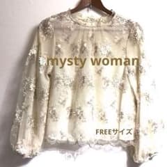 mysty womanミスティウーマン　クリーム色　刺繍シフォンブラウス　春