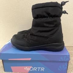 黒のダウンスタイルスノーブーツのサムネイル