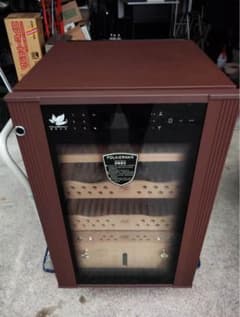 ほぼ新品状態 FOLAIERMAN 電動葉巻キャビネット ほぼ新品状態 FOLAIERMAN 電動葉巻キャビネット - メルカリ