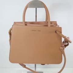 CHARLES & KEITH チャールズアンドキース