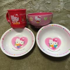 ハローキティ　幼児食器セットのサムネイル