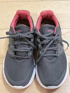 adidasスニーカー　レディスのサムネイル