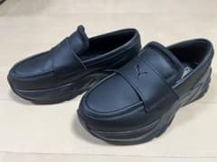 ち*ま様 Puma ローファースニーカー 23.5㎝ ブラック - メルカリ