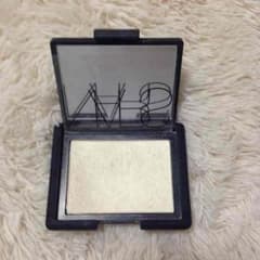 NARS ナーズ ハイライティング ブラッシュパウダーのサムネイル