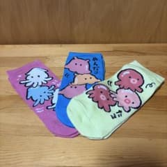 【新品】いか・めんだこ・たこ　靴下3足のサムネイル