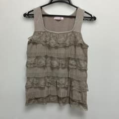 フリル付きベージュタンクトップのサムネイル