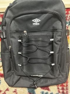 umbro ラウンドリュック ブラック 26l 通学 サッカー - メルカリ