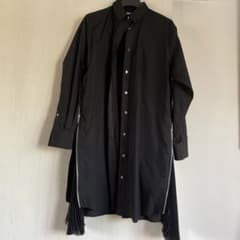 お値下げ！超美品！sacaiサカイ　定番シャツワンピースのサムネイル