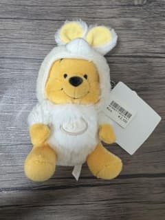 兎年 くまのプーさん ぬいぐるみバッジ 2023のサムネイル