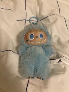 ラブブ　POP MART THE MONSTERS ぬいぐるみ マスコットのサムネイル