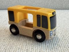 BRIO 木製 バス 車両 イエローのサムネイル