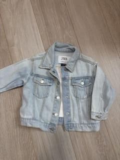 ZARA デニムジャケット 淡いブルーのサムネイル