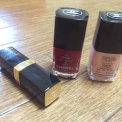シャネル ネイルと口紅のサムネイル