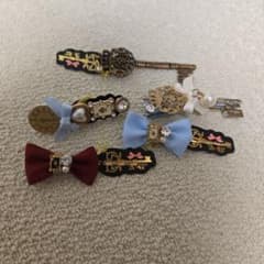 axes femme ヘアクリップ 4点とブローチのセット - メルカリ