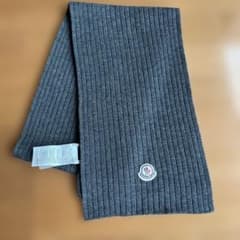 美品MONCLER グレー リブ編みマフラー - メルカリ