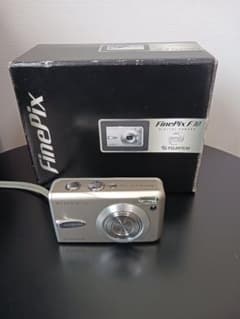 FinePix　F30　デジカメ中古美品のサムネイル