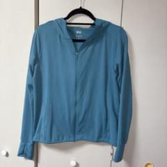 UNIQLO 水色 パーカー Lサイズのサムネイル