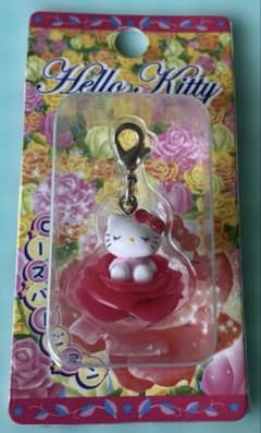 ハローキティ　ファスナーマスコット　ローズバージョン ハローキティ ファスナーマスコット ローズバージョン - メルカリ