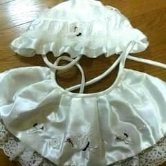 お宮参りのスタイと帽子のサムネイル