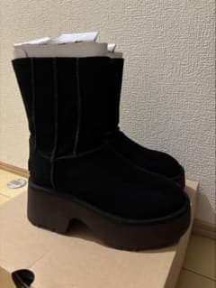 UGG クラシックツインシームニューハイツのサムネイル