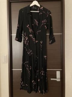 花柄長袖ロングワンピース 黒のサムネイル