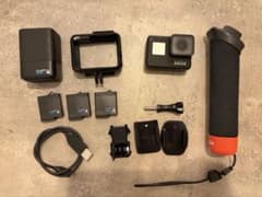 GoPro7 アクションカメラ 本体と付属品セット(バッテリー3個付)のサムネイル