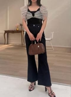 極美品SNIDEL Sustainaブーツカットデニム ハイウエストフレア刺繍のサムネイル
